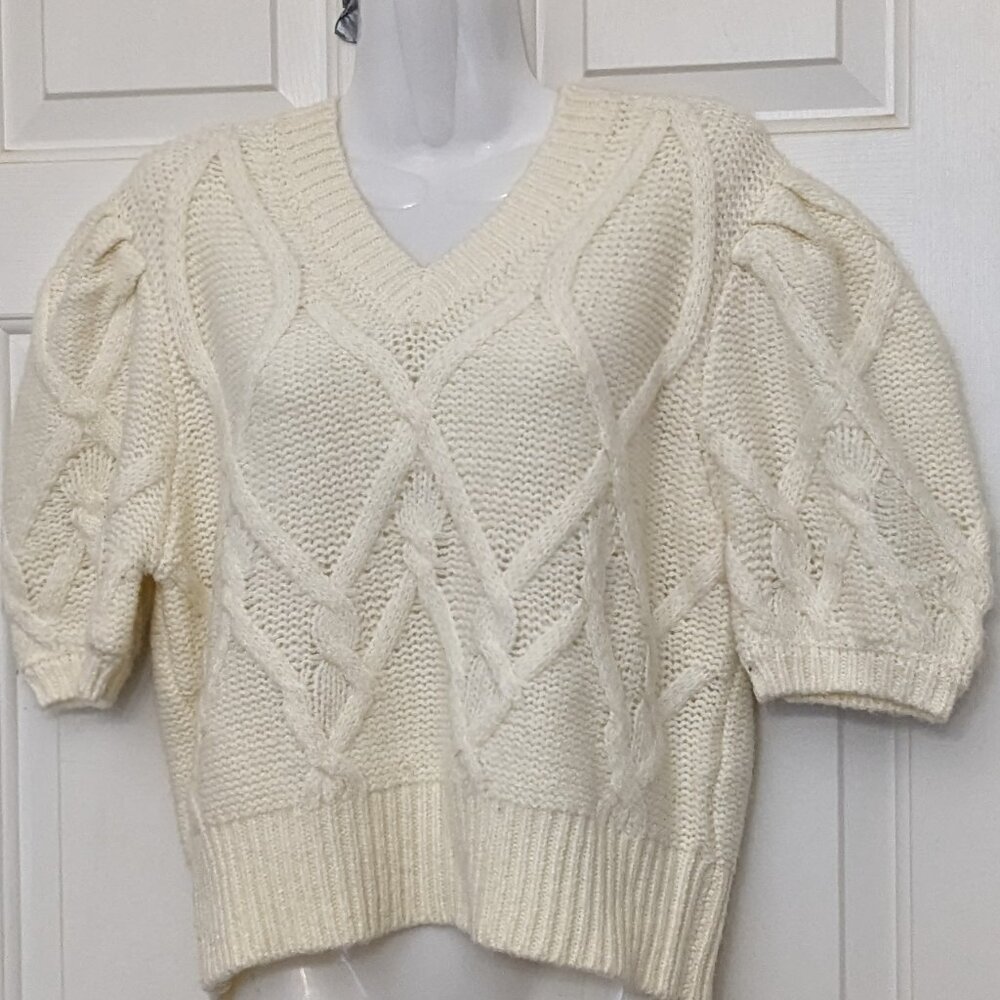 STEVE MADDEN Sweater Knit Top Blouse  V Neck Short Sleeves Size M NWT